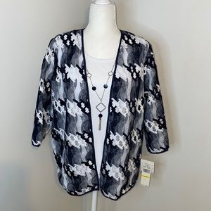 Alfred Dunner lace black & white size medium 2-in-1 top whit attached necklace